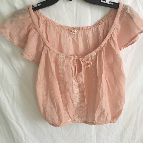 **SOLD**Light pink off the shoulder top - Picture 2 of 7